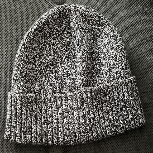 Time and Tru Other - Time and Tru Black and White Knit Hat